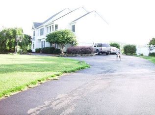 17780 Stoneleigh Dr, Round Hill, VA
