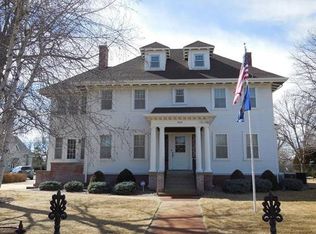 905 East Ave, Holdrege, NE 68949