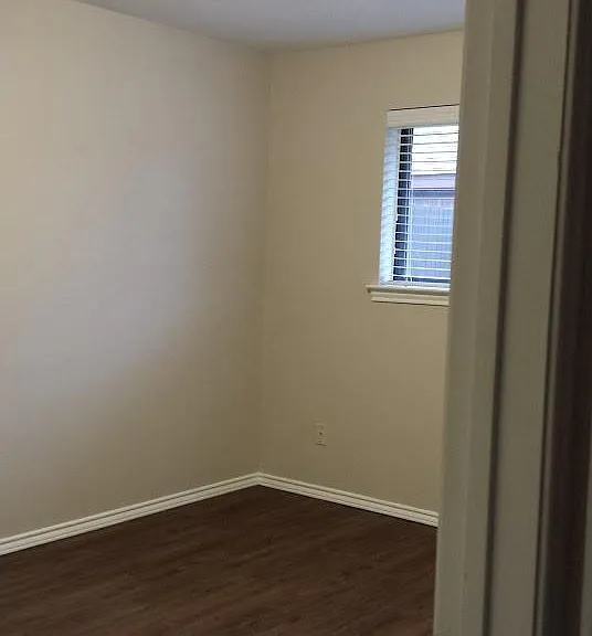 3225 Cross Bend Rd — Photo 6
