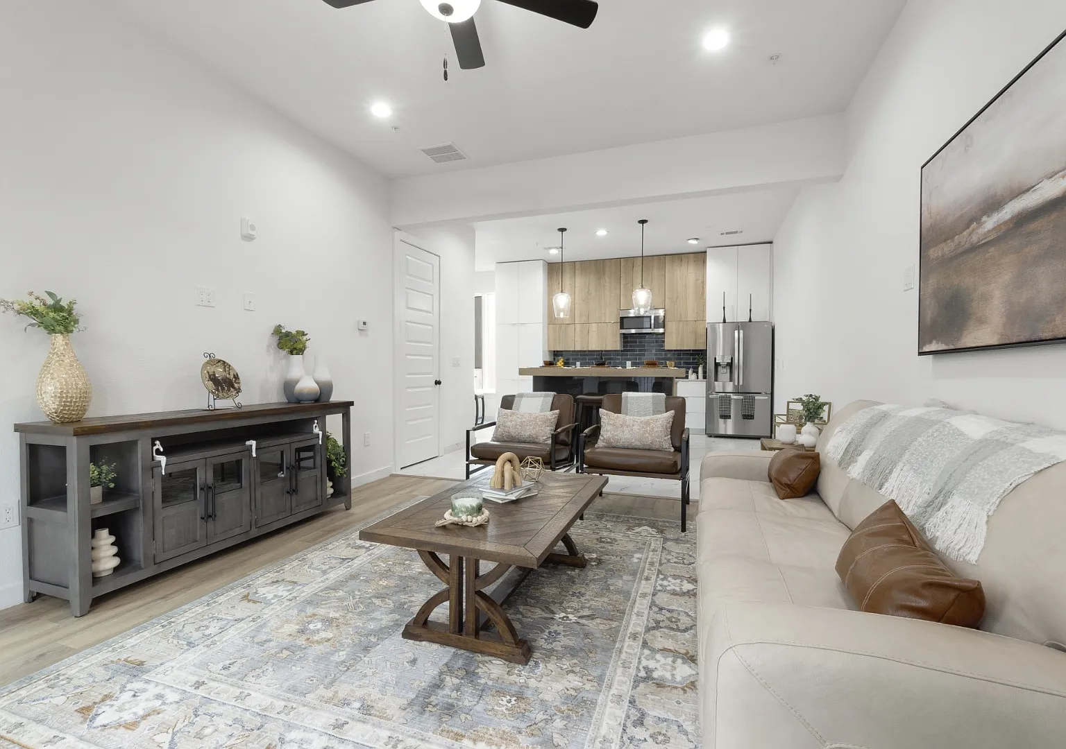 Contemporary 2BR/3.5BA Townhome with Private Rooftop | 4314 Roseland Ave #101 — Photo 2