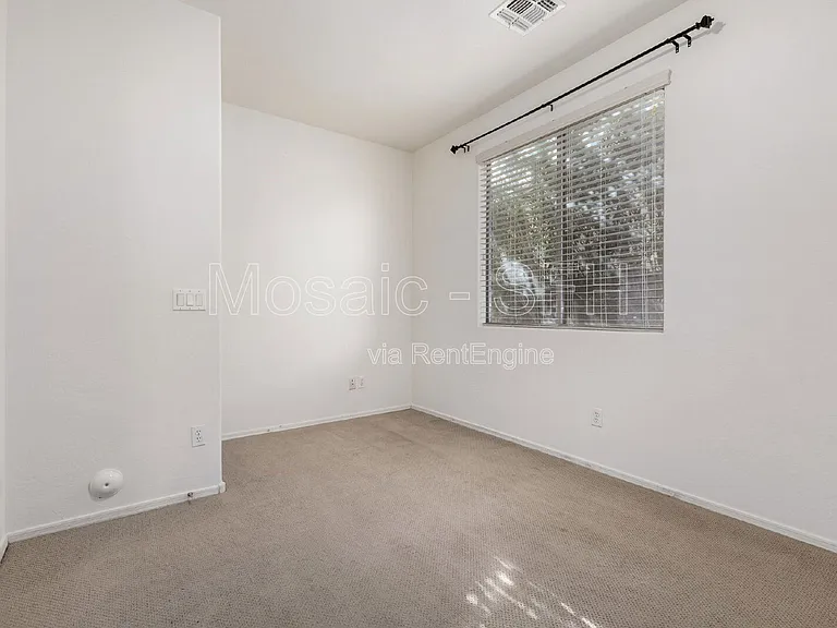 2656 E Boston St — Photo 28