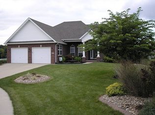 2619 Cascade Lake Dr, Shiloh, IL 62221