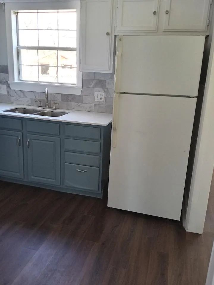 3129 Willing Ave — Photo 2