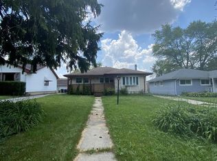 421 Fairhaven Ln, Mundelein, IL 60060