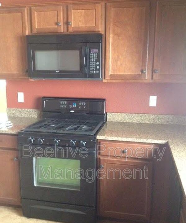 1st image of 2947 N Evergreen St