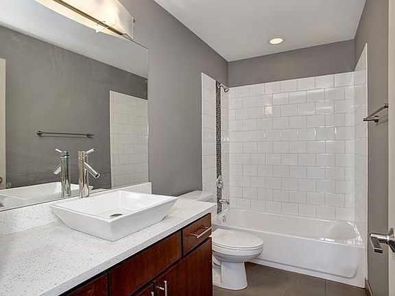 5th image of 1926 11th Ave W #A