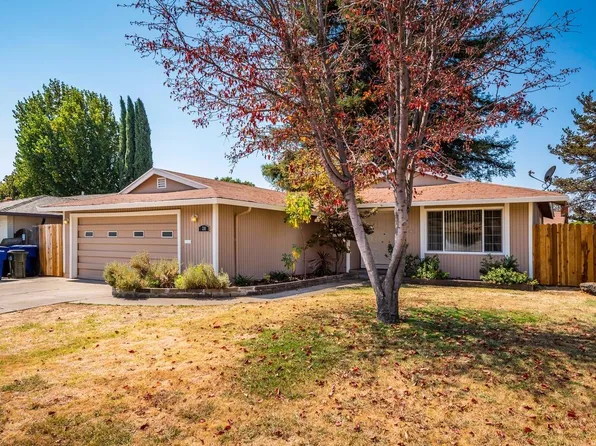 20 Lochmoor Cir, Sacramento, CA 95823