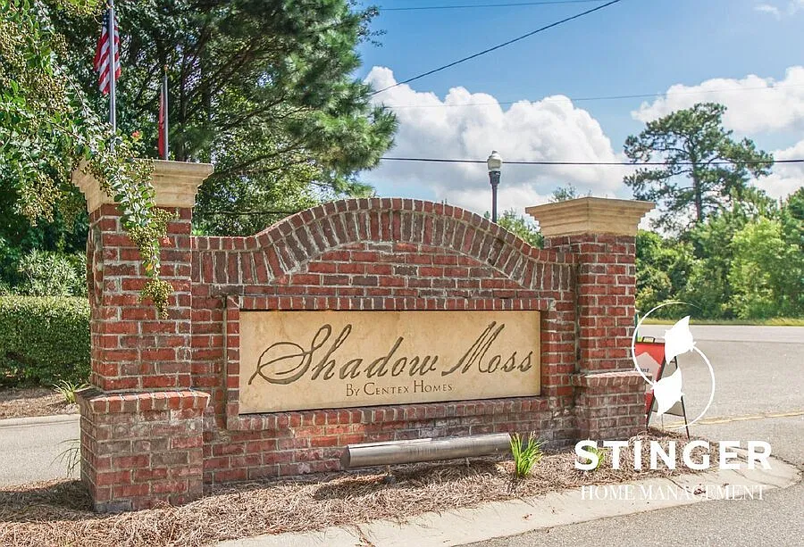 4 Bedroom / 3 Bathroom For Rent in Shadow Moss — Photo 2