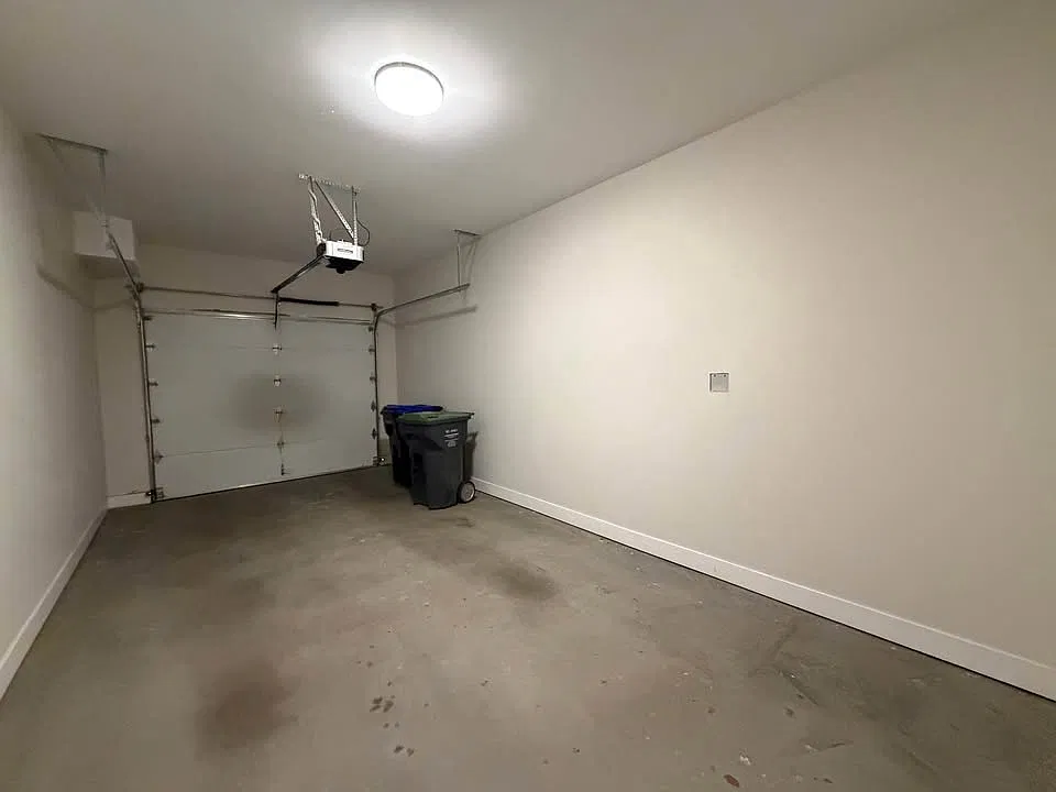 3 bed, 1517 sqft, $3,200 — Photo 2