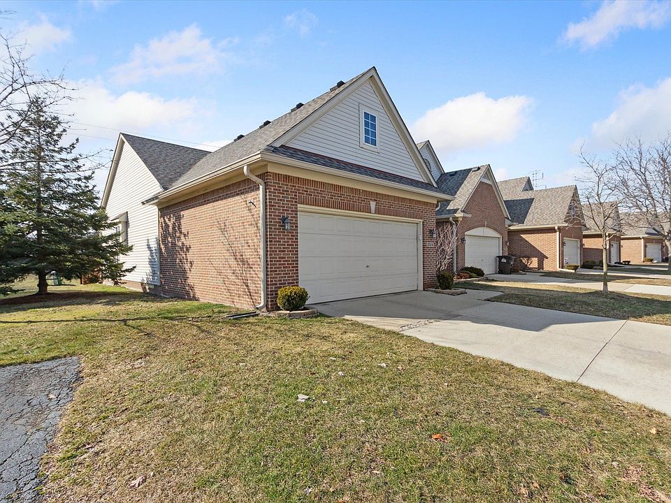 1st image of 22818 Coachlight Cir
