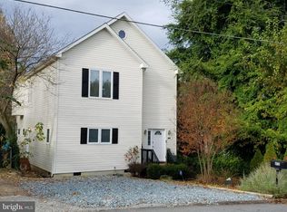 612 Londontown Rd, Edgewater, MD 21037