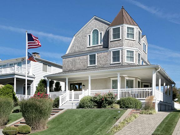 2nd image of 3 Beacon Blvd