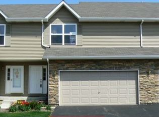 1172 Rose Dr #4, Sycamore, IL 60178