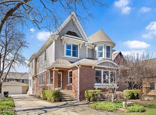 652 S Fairview Ave, Elmhurst, IL 60126