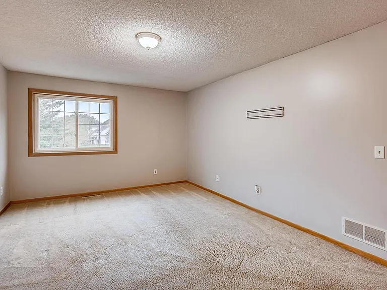 12758 Edgewater Path — Photo 17