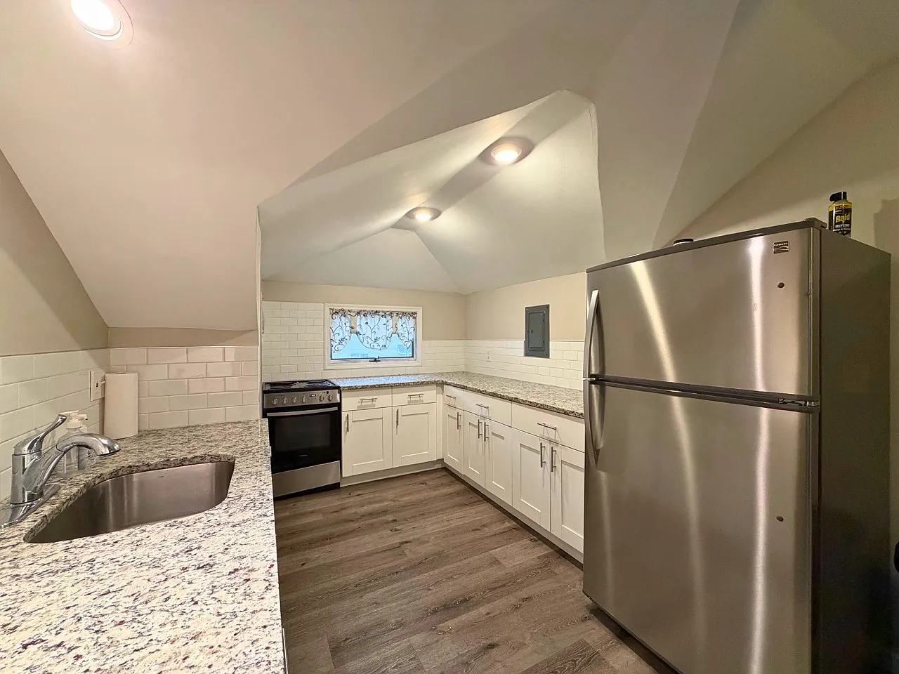 1 bed, 680 sqft, $1,750 — Photo 3