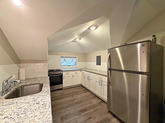 3rd image of 9 Lattintown Rd APT 2