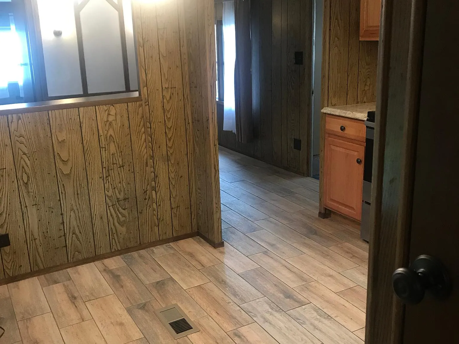 3 bed, 624 sqft, $1,200 — Photo 4