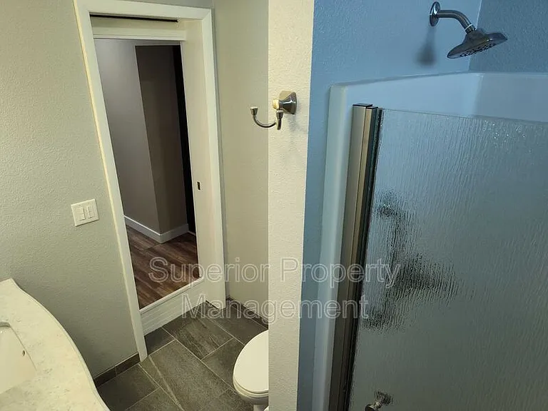 611 Seymour Ave — Photo 19