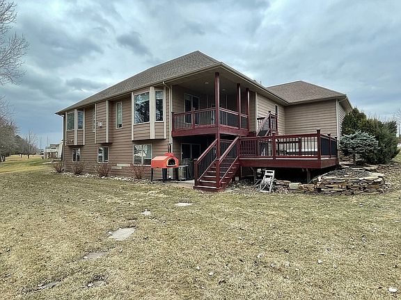 Covered deck / sun deck