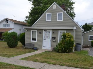 516 Long Beach Road, Island Park, NY 11558