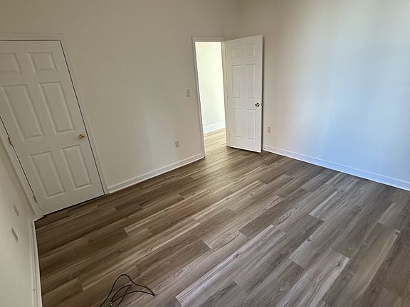4th image of 202 Wellford St APT A