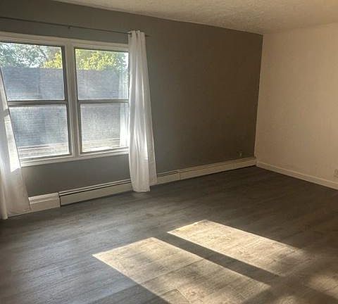 Light and sunny living areas