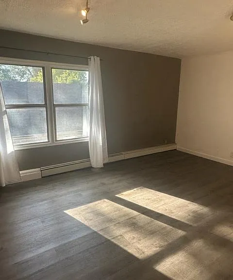 Light and sunny living areas
