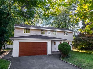 62 Randy Ln, Plainview, NY 11803