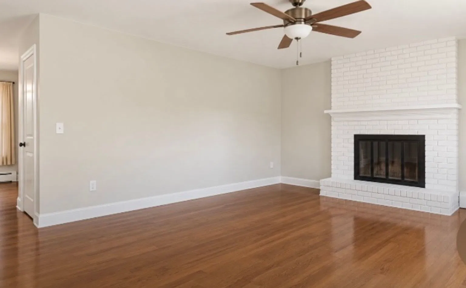 Fully Renovated Home Near Virginia Tech — Photo 3