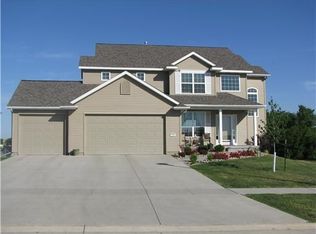 2326 Radcliffe Dr SW, Cedar Rapids, IA 52404