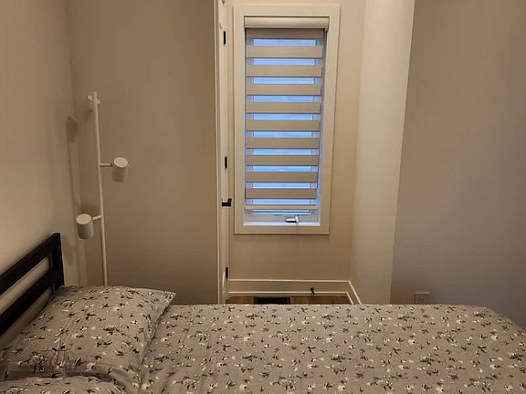 3rd image of 9416 Bayview Ave