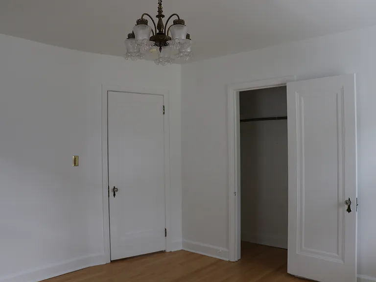 221 Green Ave #LWR — Photo 14