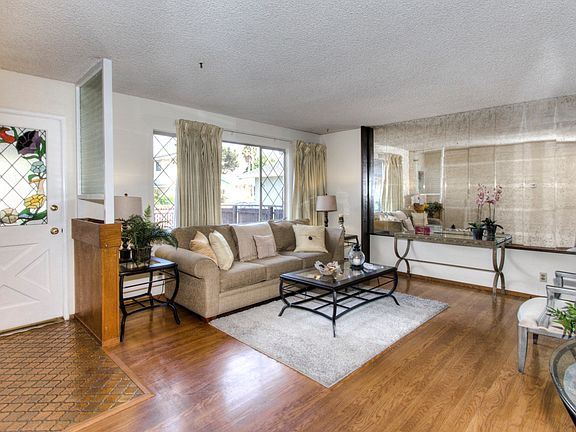 5th image of 44809 Camellia Dr