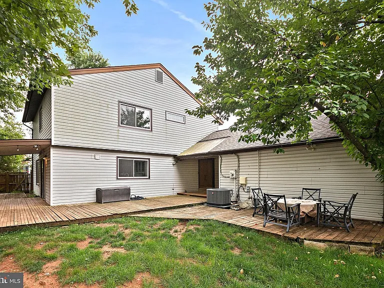 511 Avondale Dr — Photo 6