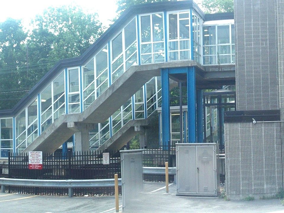 1st image of 55 General Heath Ave