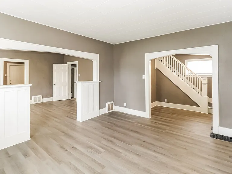 1424347_017_living_room_12891417.jpg