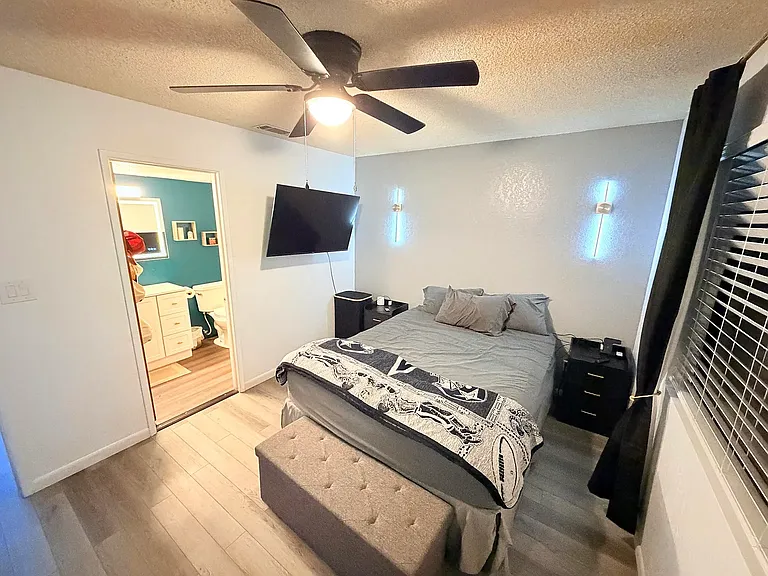 1112 Bel Aire Cir — Photo 12