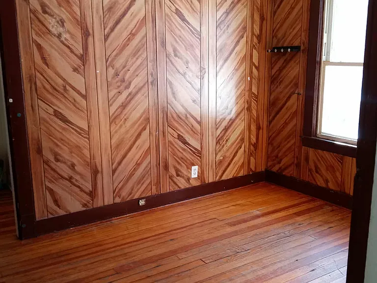 17-19 Windsor St #2 — Photo 12