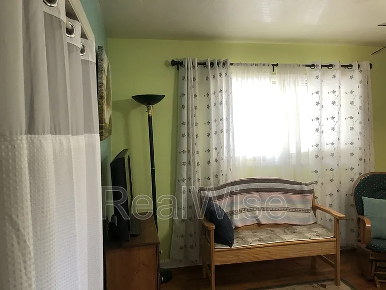 602 Schroeder Ln #B — Photo 4