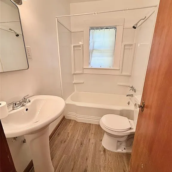 1308 Caseyville Ave — Photo 16