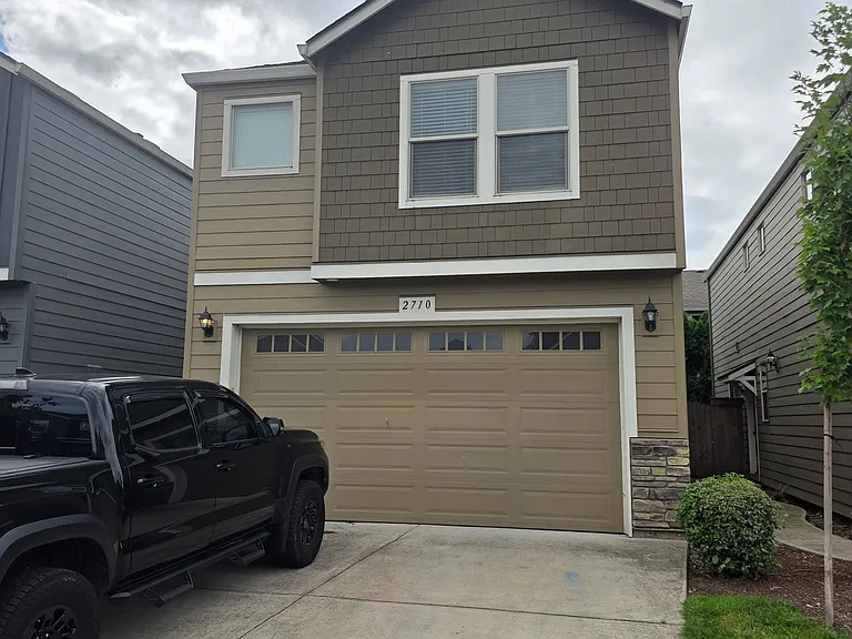 2710 NE 130th Ct — Photo 1