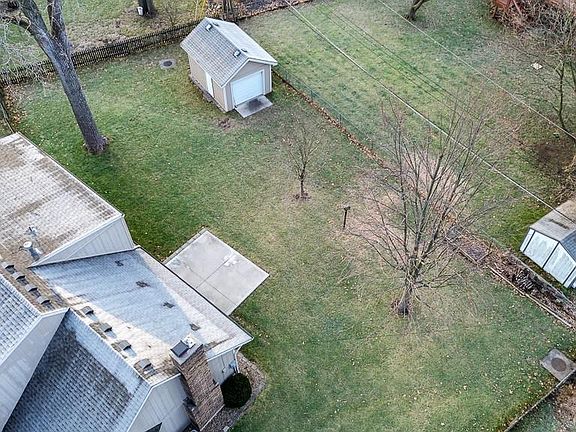 3rd image of 2712 S Cochise Dr