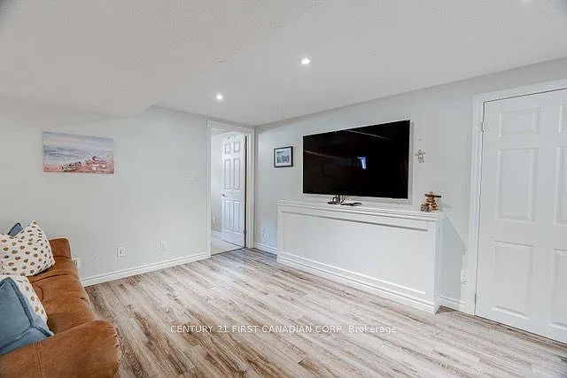 216 Irving Pl #LOWER — Photo 5