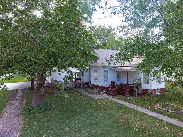 213 N Broadway St, Niantic, IL 62551