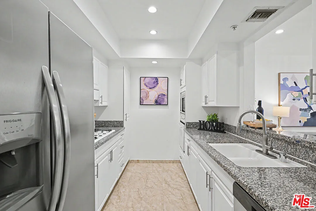 2 bed, 3.0 bath, 1520 sqft, $3,895 — Photo 3