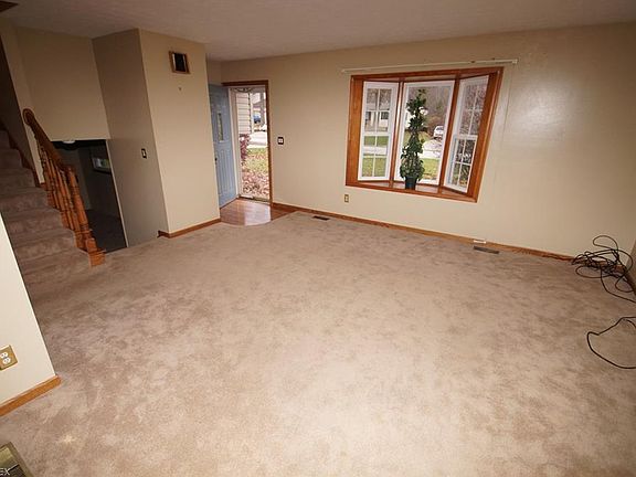 5th image of 2998 Fair Oaks Dr