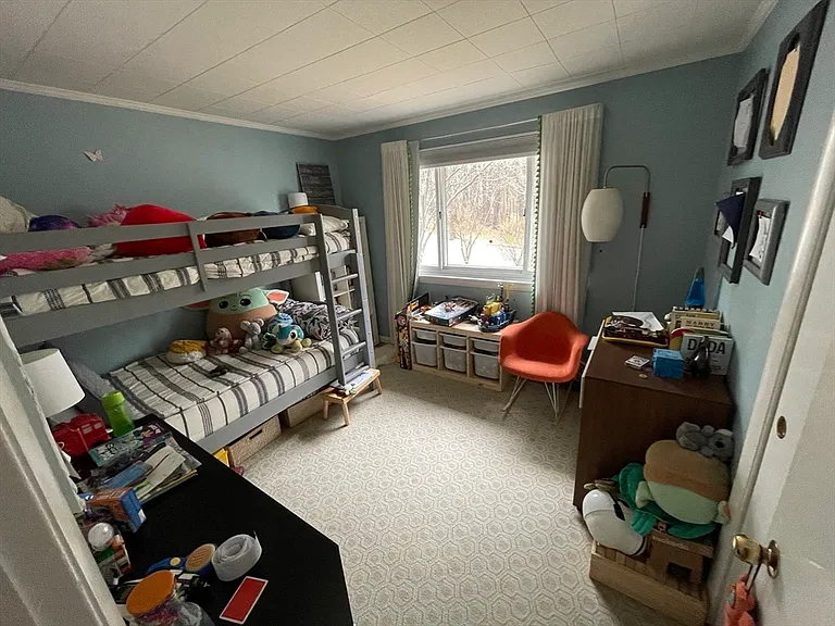 178 Beethoven Ave #- — Photo 11