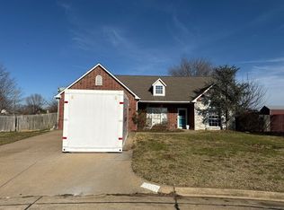 2602 SW Wolf Run Dr, Claremore, OK 74019