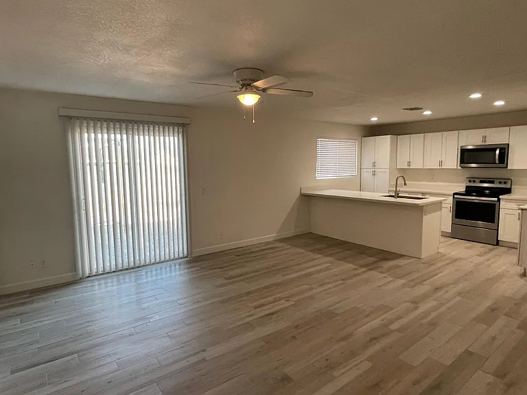 824 W Laird St — Photo 5